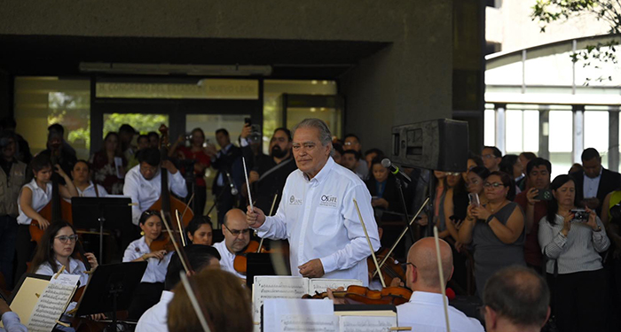 Recibe homenaje la OSUANL en Congreso y ofrece recital 6 483292253 983812517210725 5533109379321189422 n
