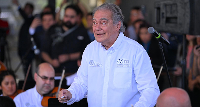 Recibe homenaje la OSUANL en Congreso y ofrece recital 3 486386198 1366492791333310 8060191717428692262 n
