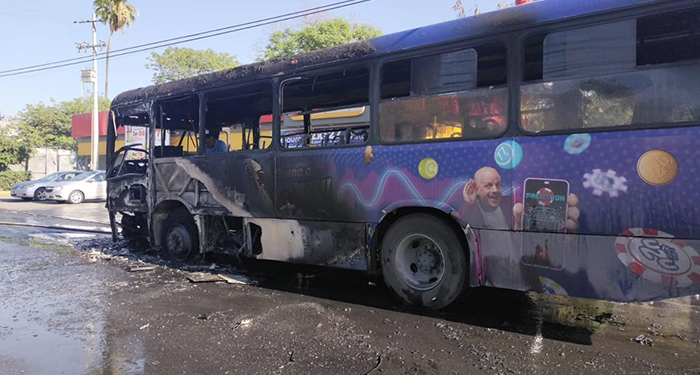 ¡Otra vez el transporte de NL!, reportan incendio y choque de camiones 2 486468238 652269044225686 1425863164699818687 n