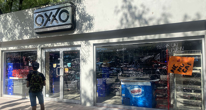 Alumnos ‘exigen’ les devuelven su tienda 1 488608959 755410760347225 2121320850998882415 n