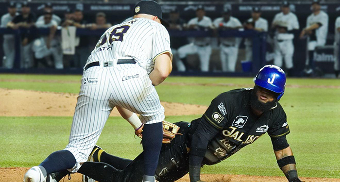 Sultanes derrota a Charros en su debut de temporada 2025 2 490982939 1707407296527357 3506862278207788153 n