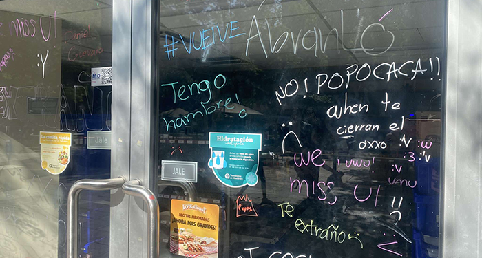 Alumnos ‘exigen’ les devuelven su tienda 3 490987621 705603741888529 196253755862098897 n