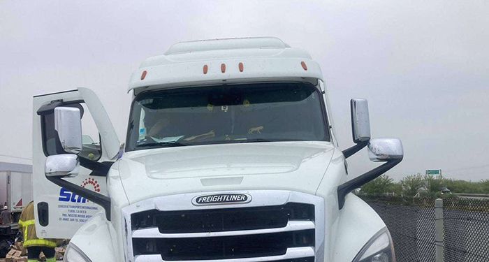 Dos tráileres se impactan en la Monterrey-Nuevo Laredo; hay un fallecido 3 491021957 1012989267126722 1136994532483861021 n