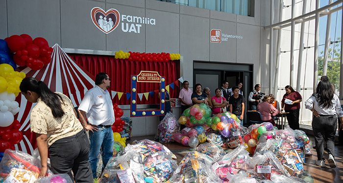 La UAT entrega juguetes a niños tamaulipecos 2 491217667 1069262895026342 6206102730321327747 n