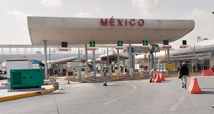 Inoperantes retenes en puentes internacionales: Benito Sáenz 1 491898583 1225269122557016 5369911287817671121 n