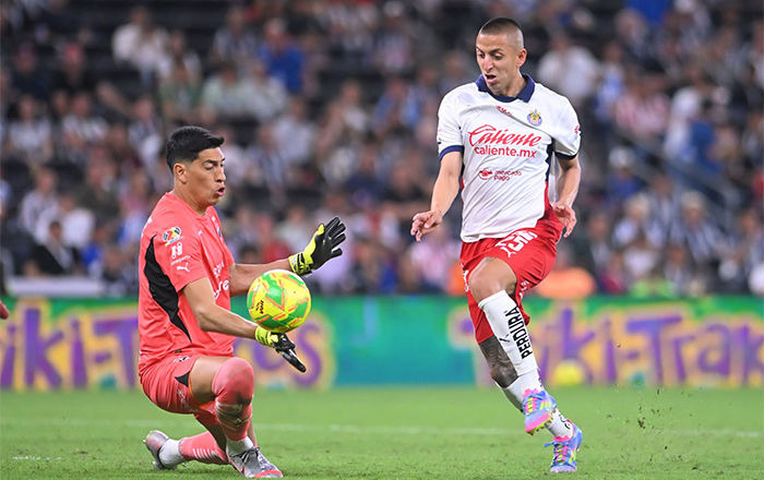 Triunfo de Rayados le da un respiro a Demichelis 10 CHIVAS 2