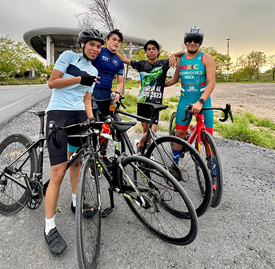 Diez reynosenses acudirán al Campeonato Mundial de Triatlón 2 CICLISTAS
