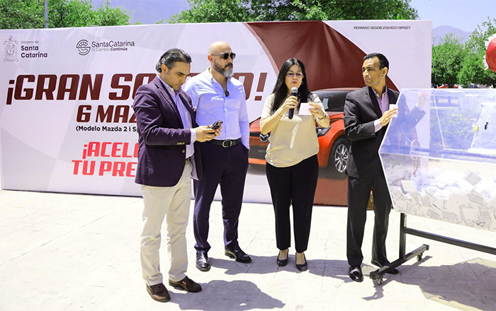 Ganan autos en rifa tras pago de predial en Santa Catarina 1 SANTA