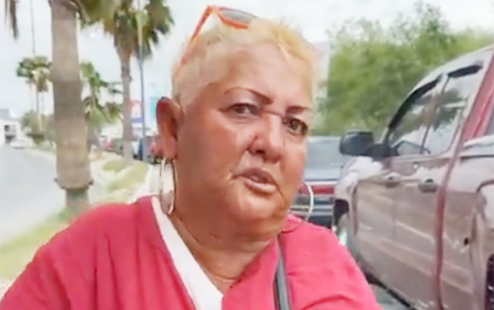 Persisten filas de hasta tres horas en el cruce Reynosa-Hidalgo 2 VENDEDORA 2