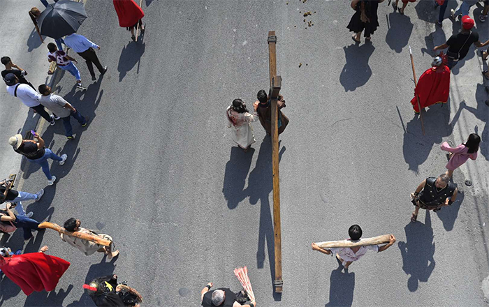 Viacrucis en Santa María Goretti recrea crucifixión de Jesús 8 VIACRUCIS 11