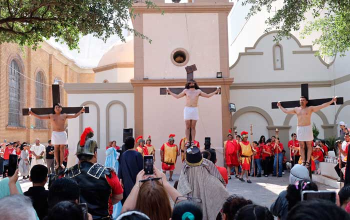 Reviven la ‘Pasión de Cristo’ en viacrucis de Viernes Santo 1 viacrusis