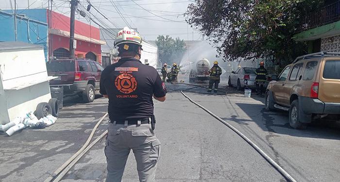 Incendio de pipa deja evacuados y daños en domicilio 2 491216275 675136288548360 5737070940854840327 n
