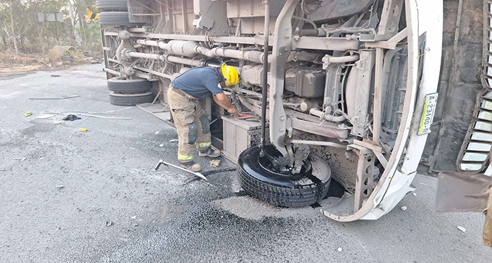 Se vuelca autobús de personal; hay 20 obreros heridos 3 494330625 2103625726779231 3659883708410911092 n