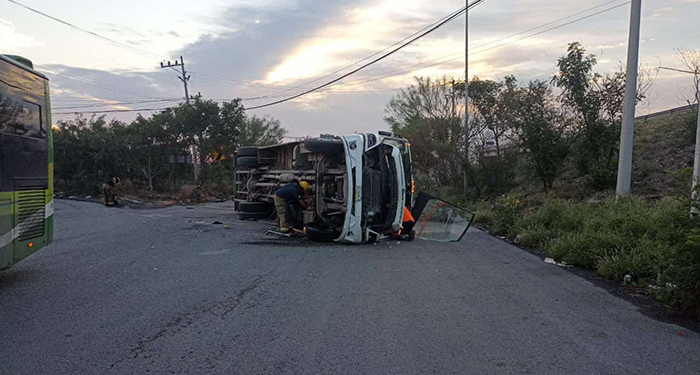 Se vuelca autobús de personal; hay 20 obreros heridos 2 494337609 1367181561166450 8764802665831626495 n