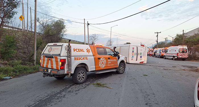 Se vuelca autobús de personal; hay 20 obreros heridos 1 494342733 1044502293741385 6438519442253585697 n