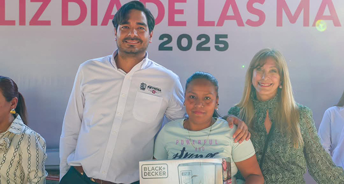 Celebró Carlos Peña Ortiz el Día de las Madres en Loma Real 2 494359185 1709590266430006 7453539752617325749 n