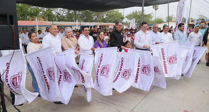 Responde Erasmo González a niñez con más infraestructura educativa 3 494363320 8921593611277305 1205527704308330370 n