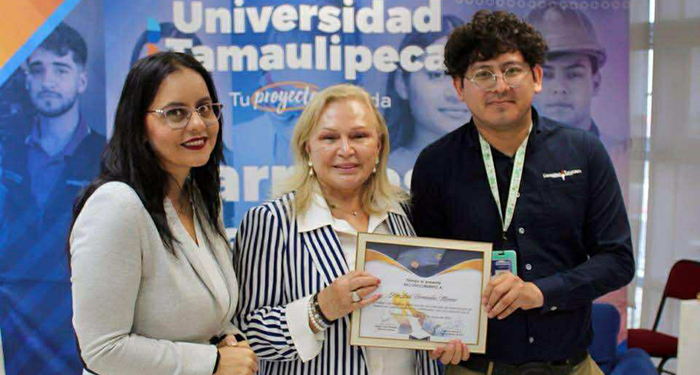 Entrega Universidad Tamaulipeca reconocimientos 4 494569933 3533017333497027 845801390249160610 n