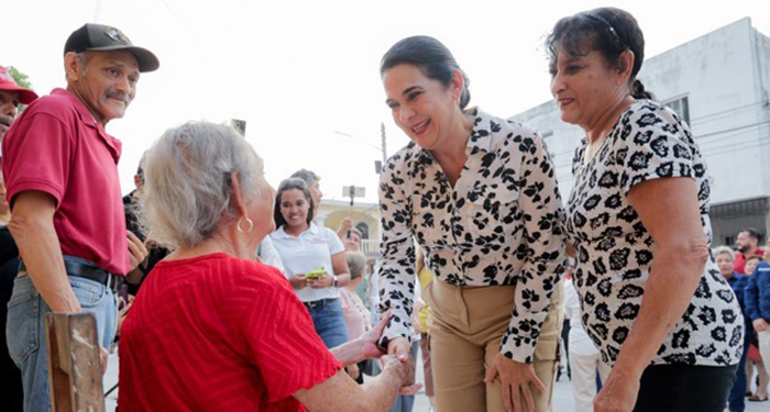 Inaugura Mónica Villarreal pavimentación de calles en colonia López Portillo 4 494570327 1035500521381335 6161700163199748759 n