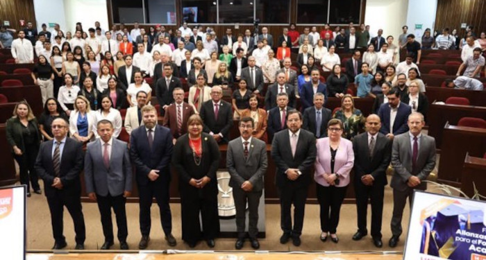 Rector de la UAT formaliza alianzas para impulsar certificaciones internacionales 2 494573558 1408093606892632 7365527799344486544 n