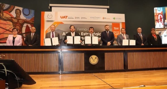 Rector de la UAT formaliza alianzas para impulsar certificaciones internacionales 1 494576894 1029134959186986 9136884836930848565 n