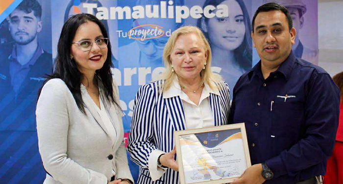 Entrega Universidad Tamaulipeca reconocimientos 3 494577275 1237243501085963 4585928531908677697 n