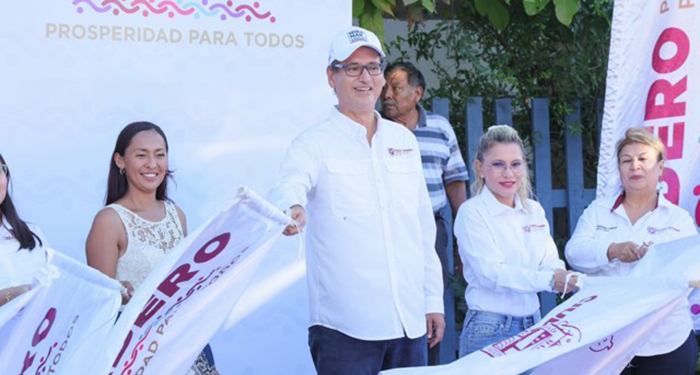 Erasmo arranca una obra más de pavimentación en Ampliación Revolución Verde 3 494578876 1075798864363764 2863370986157687558 n