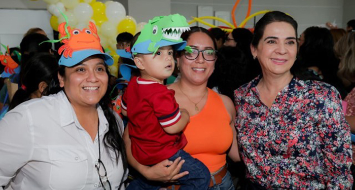 Festeja Mónica Villarreal a más de 7 mil niñas y niños con magno evento 3 494578898 1211296334045603 3549070489984006670 n