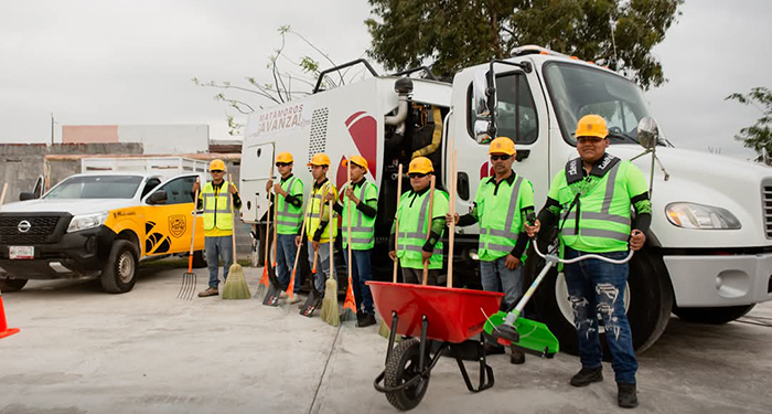Entrega Gobierno Municipal equipo para reforzar los servicios públicos 4 494818503 1788726801679810 1236919143151650627 n