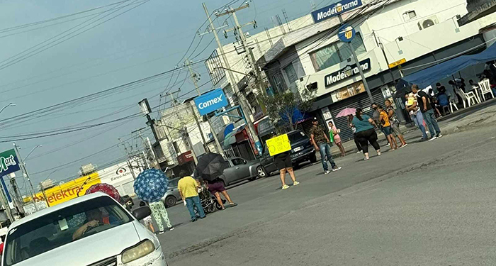 Reportan bloqueo en Apodaca por falta de luz 1 496622516 675252431789525 2931129034419618255 n