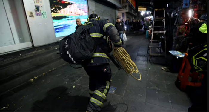 Rescatan a 12 personas atrapadas en elevador de Torre Latinoamericana 3 Captura de pantalla 2025 05 31 a las 9.38.39 a.m