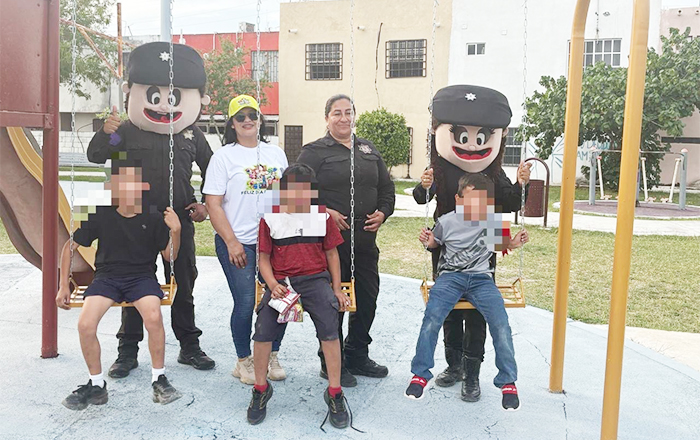 Entrega Guardia Estatal de Género juguetes a menores de la frontera 1 FESTEJO 2