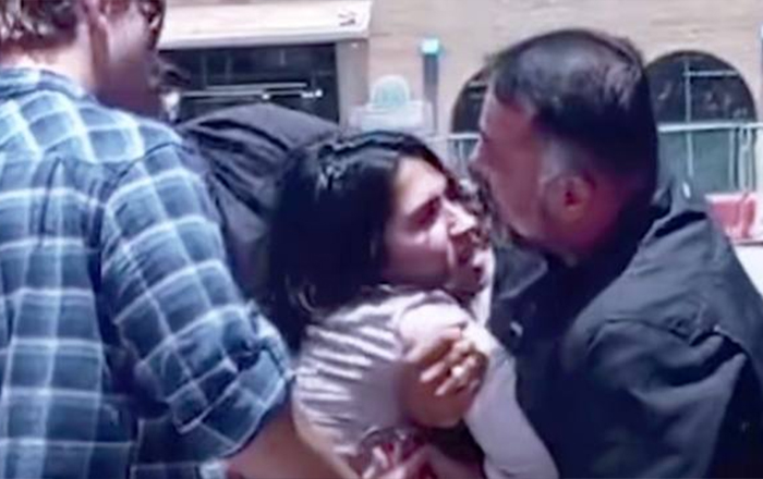 '¡Por favor mis hijos!', implora migrante en redada de San Antonio (VIDEO) 3 MUJER 4
