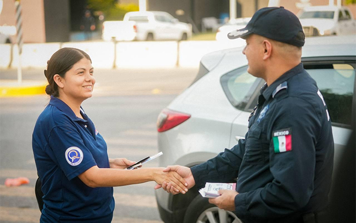 A Santa Catarina llega el 'amigo policía' 1 SANTA 2 2