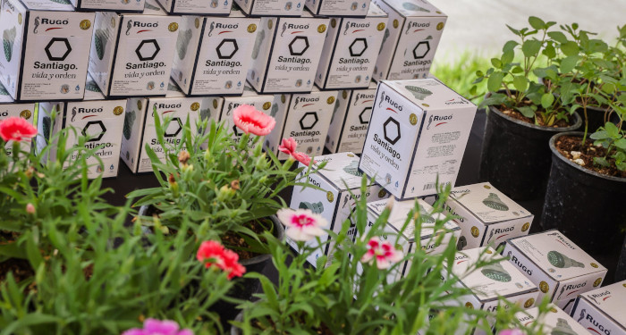 Cambian en Santiago productos reutilizables por plantas y regaderas ahorradoras 3 WhatsApp Image 2025 05 17 at 12.10.15 PM