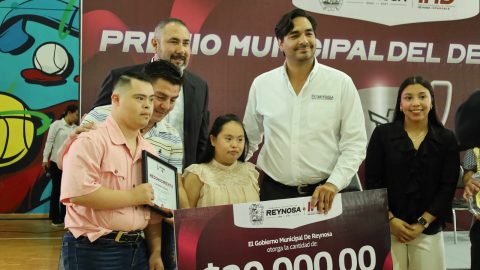 “Travieso” Arce engalana PMD en Reynosa 1 WhatsApp Image 2025 05 21 at 6.25.31 PM