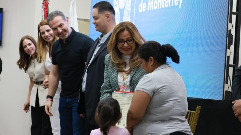 Arranca DIF Monterrey programa “Oficialmente Regio” con entrega de actas de nacimiento 1 WhatsApp Image 2025 05 22 at 6.44.04 PM 2