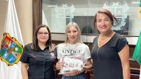 Verónica Aguirre entrega uniformes a equipo femenil de sóftbol de la presidencia 2 WhatsApp Image 2025 05 28 at 6.53.44 PM 1