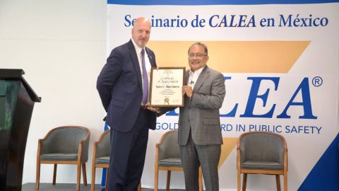 Comparte Andrés Mijes ante alcaldes modelo de seguridad en seminario de CALEA 1 WhatsApp Image 2025 05 29 at 3.57.54 PM