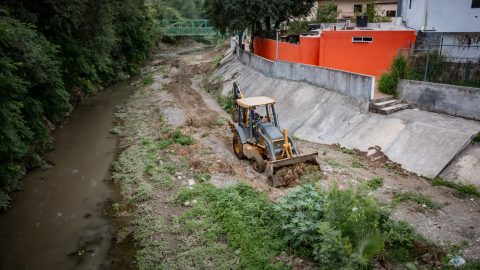 Supervisa David de la Peña trabajos de desazolve en ríos y arroyos de Santiago 3 WhatsApp Image 2025 05 30 at 11.25.40 AM