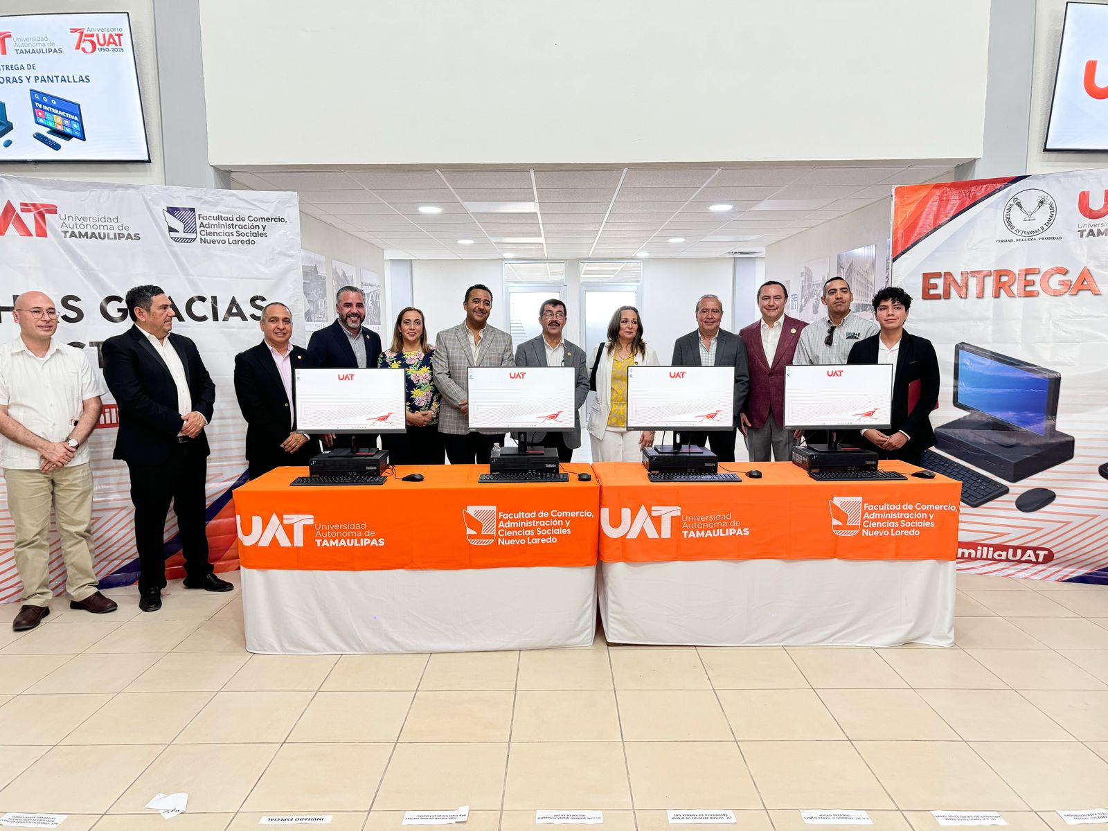 Entrega rector de la UAT equipamiento a alumnos de Nuevo Laredo 1 at3