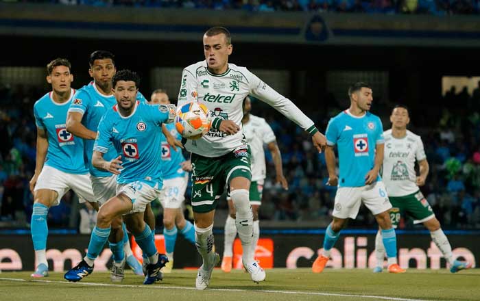 Vicente Sánchez, emocionado por el pase de Cruz Azul a semis 1 dfg