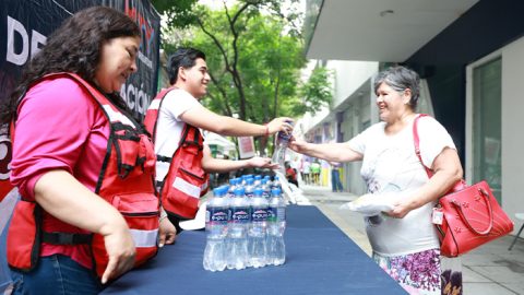 Refuerza DIF Monterrey operativo de hidratación ante altas temperaturas 2 hidratacion2