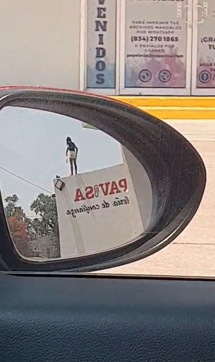 Evitan que menor salte de un segundo piso 1 nina