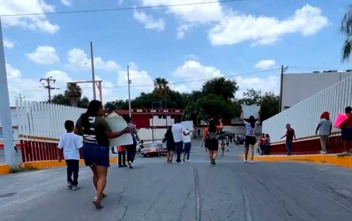 Manifestantes cierran puente Reynosa-Hidalgo 1 23