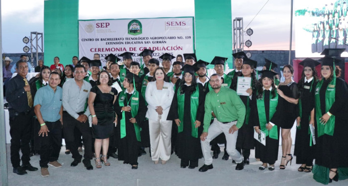 Generación 2022–2025 del CBTA 139 se gradúa con respaldo de su madrina de honor, Verónica Aguirre 1 3d5b9f1a e720 4219 8a70 261f7d06957e