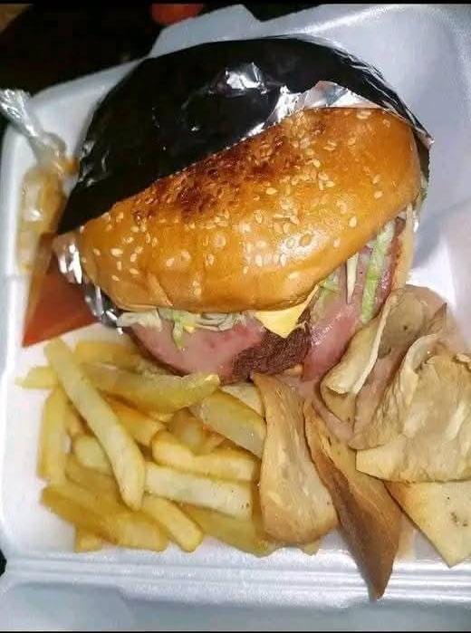 Realizan venta con causa para ayudar a Brayan 1 494817127 2477508769288820 7464085660212281217 n