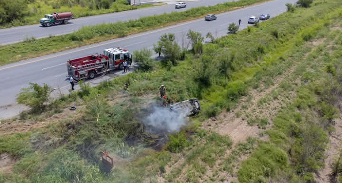 Vehículo se incendia al volcar en la Reynosa–Río Bravo 1 494822623 1435085710979855 2692381054163560463 n