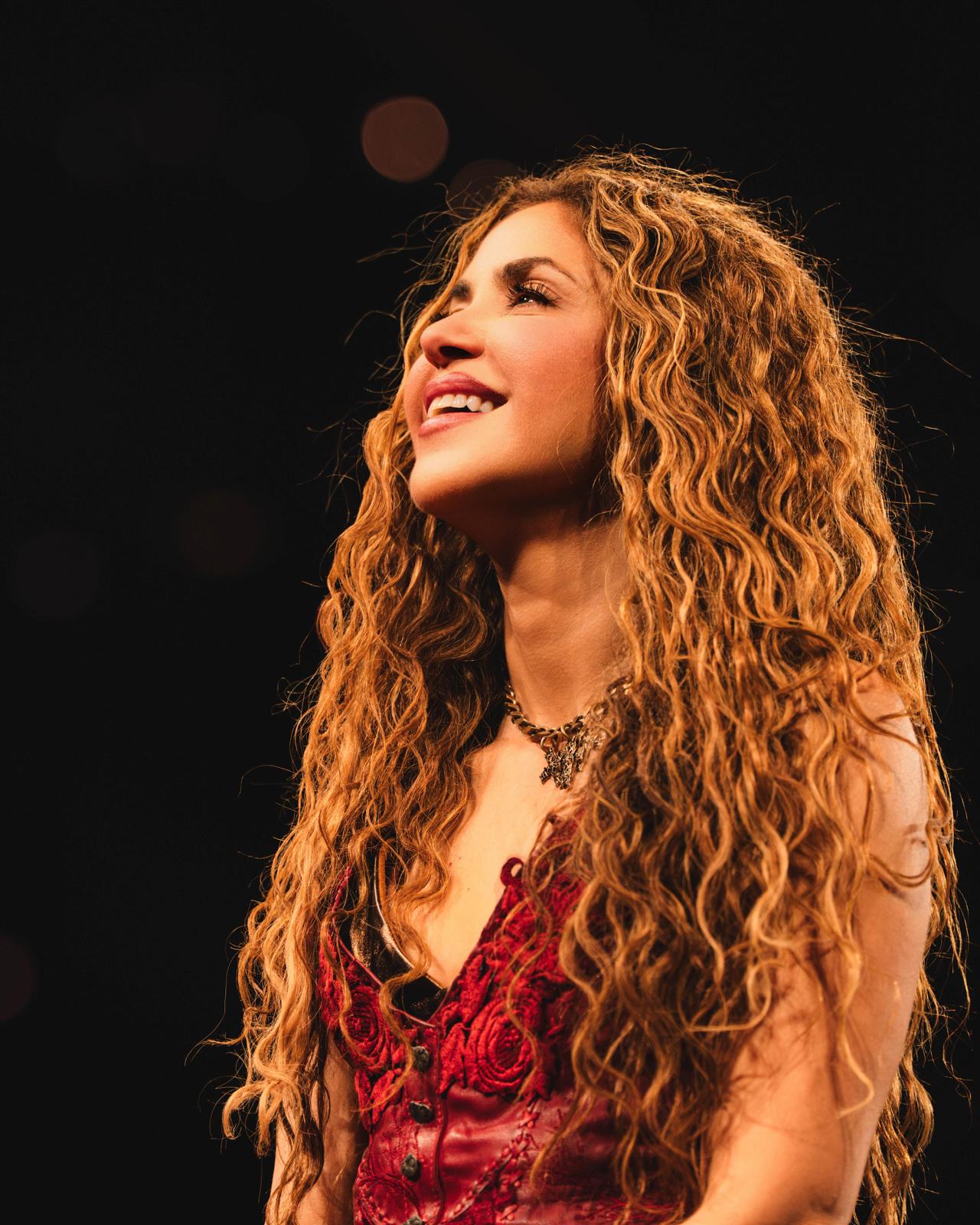 Shakira deslumbra en Houston con su gira ‘Las Mujeres Ya No Lloran’ 1 505791285 1021160496665212 5656991291484280021 n