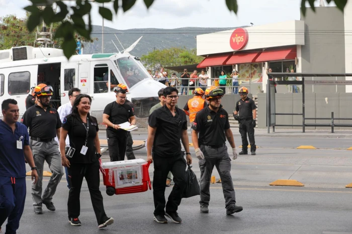 Helicóptero aterriza en Ecovía para traslado de corazón 1 507873703 1808852563028858 2220559210936076248 n700
